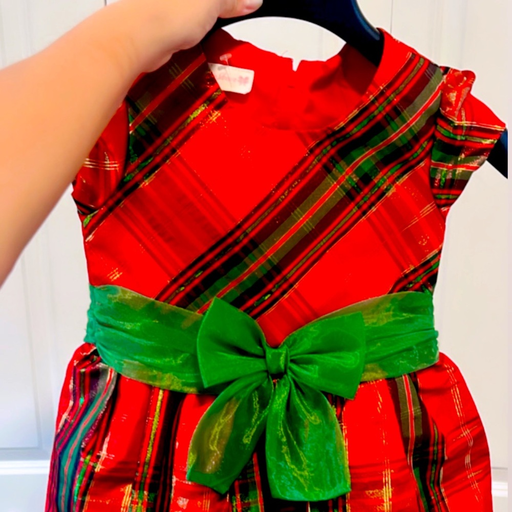 Beautiful Girls Holiday Dress for girls. Size 5